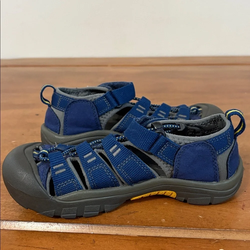 Keen Kids Navy and Gray Sandals Size 1